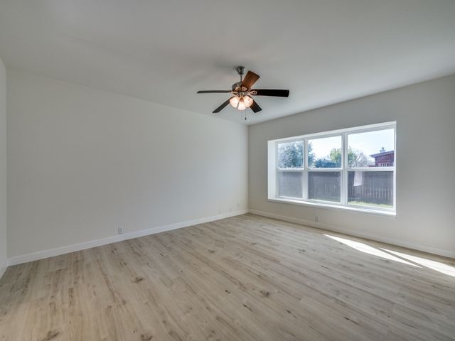 2400 Texoma Drive, Little Elm, TX 75068