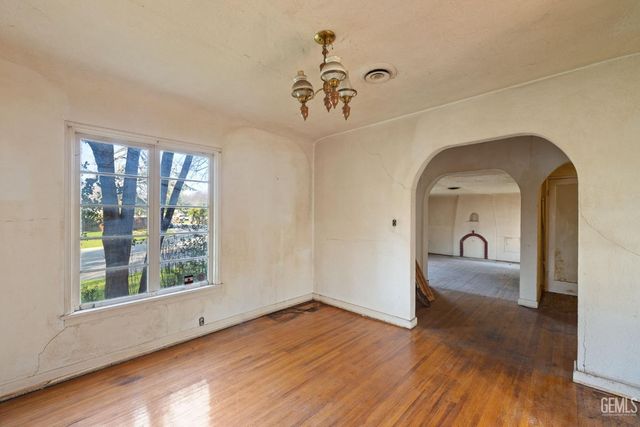 2891 Alta Vista Drive, Bakersfield, CA 93305