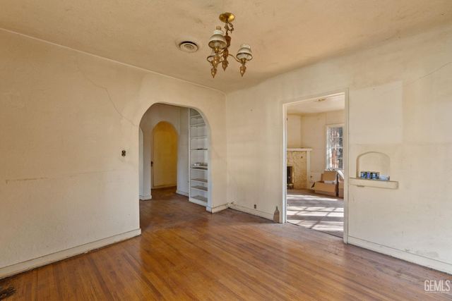 2891 Alta Vista Drive, Bakersfield, CA 93305