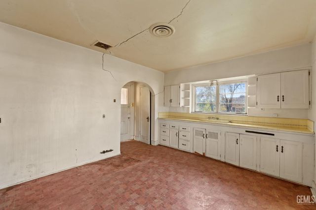 2891 Alta Vista Drive, Bakersfield, CA 93305