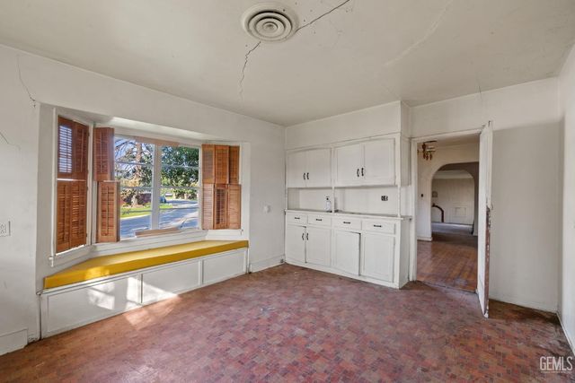 2891 Alta Vista Drive, Bakersfield, CA 93305