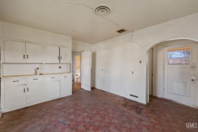 2891 Alta Vista Drive, Bakersfield, CA 93305