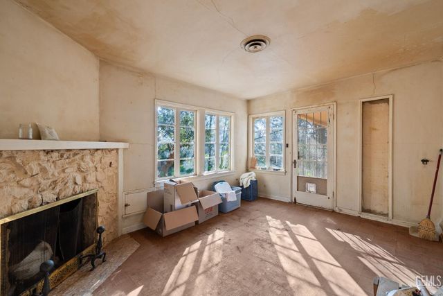 2891 Alta Vista Drive, Bakersfield, CA 93305