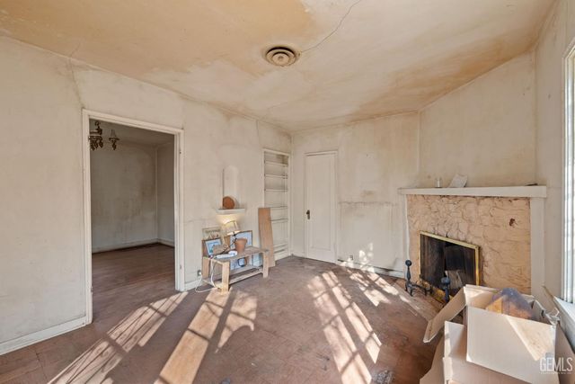 2891 Alta Vista Drive, Bakersfield, CA 93305