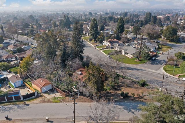 2891 Alta Vista Drive, Bakersfield, CA 93305