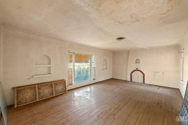 2891 Alta Vista Drive, Bakersfield, CA 93305