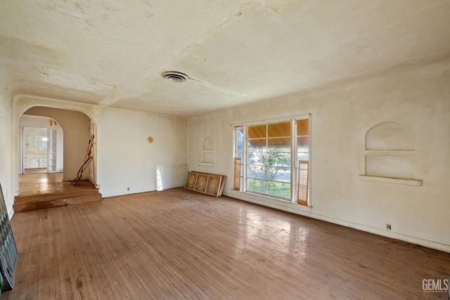 2891 Alta Vista Drive, Bakersfield, CA 93305