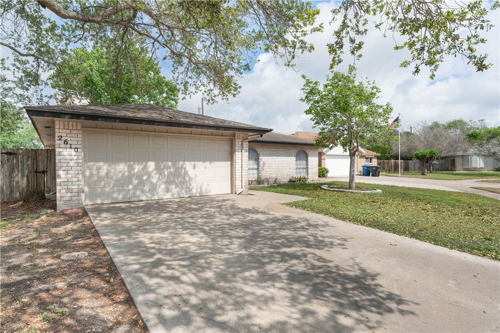 2610 Tonga Dr, Corpus Christi, TX 78418 — photo 2