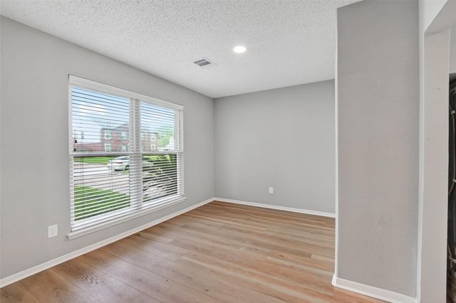 5209 Spring Circle Drive, Pearland, TX 77584