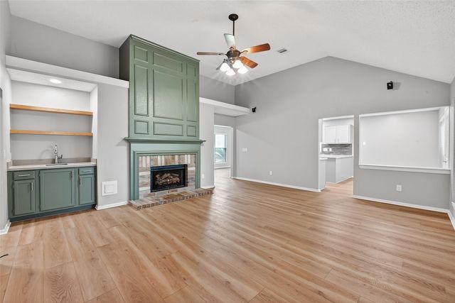5209 Spring Circle Drive, Pearland, TX 77584