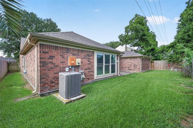 5209 Spring Circle Drive, Pearland, TX 77584