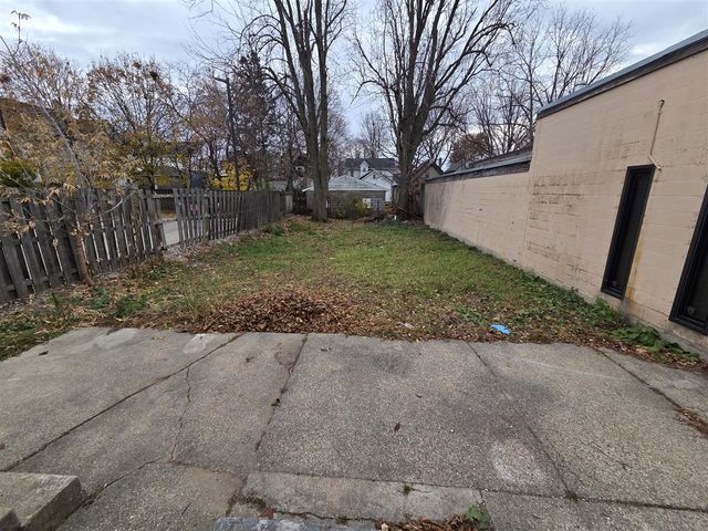 914 Fulton Street, Grand Rapids, MI 49504