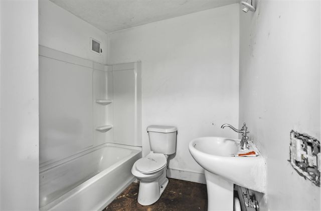 914 Fulton Street, Grand Rapids, MI 49504