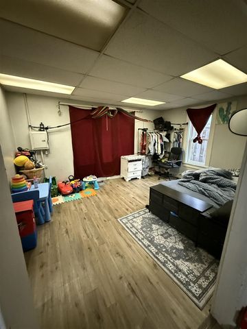 914 Fulton Street, Grand Rapids, MI 49504