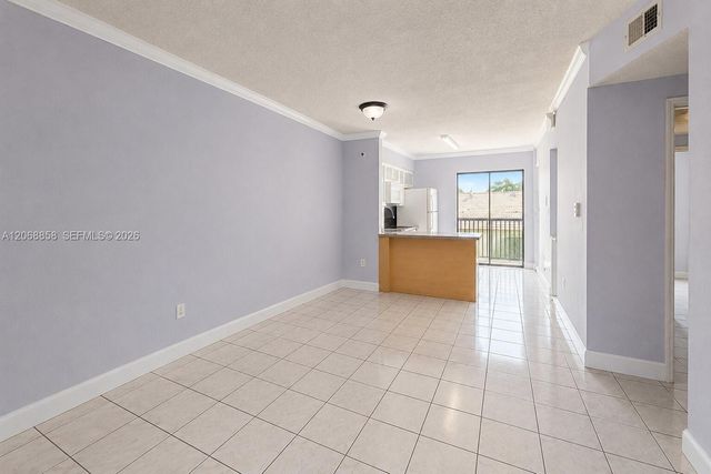 5290 W 21st Court 304, Hialeah, FL 33016