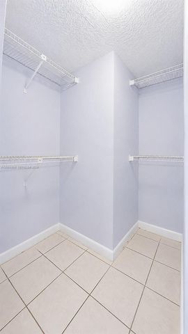 5290 W 21st Court 304, Hialeah, FL 33016