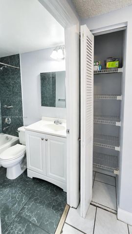 5290 W 21st Court 304, Hialeah, FL 33016