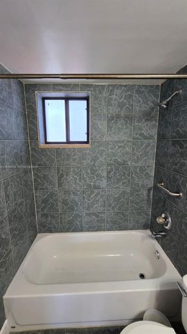 5290 W 21st Court 304, Hialeah, FL 33016