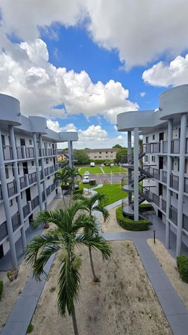 5290 W 21st Court 304, Hialeah, FL 33016