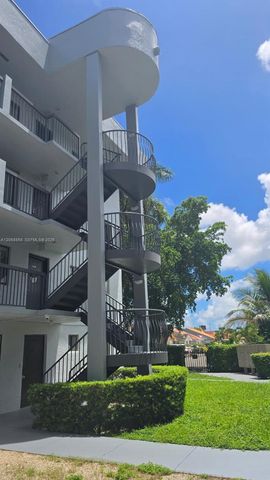 5290 W 21st Court 304, Hialeah, FL 33016