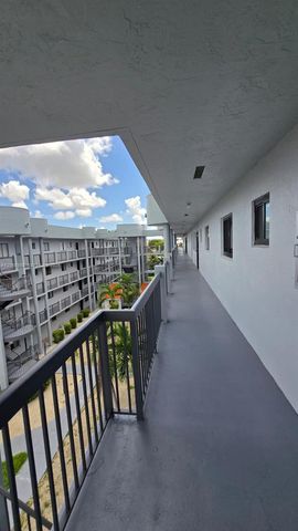 5290 W 21st Court 304, Hialeah, FL 33016