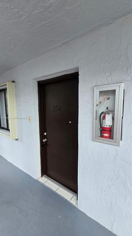 5290 W 21st Court 304, Hialeah, FL 33016
