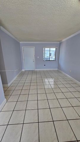 5290 W 21st Court 304, Hialeah, FL 33016