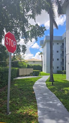 5290 W 21st Court 304, Hialeah, FL 33016