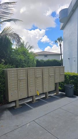5290 W 21st Court 304, Hialeah, FL 33016