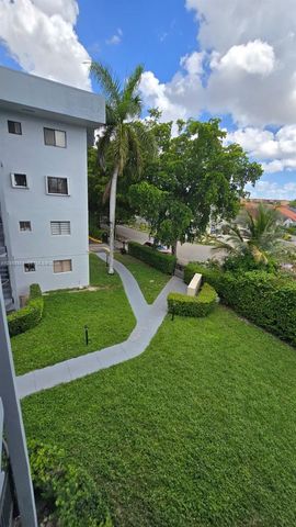 5290 W 21st Court 304, Hialeah, FL 33016