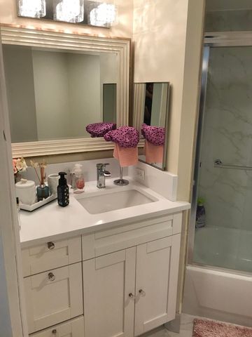 700 S Crestwood Ct Court S 708, Royal Palm Beach, FL 33411
