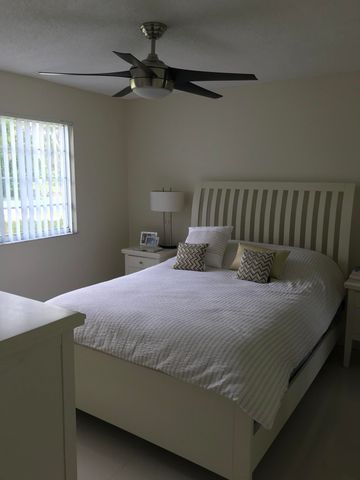 700 S Crestwood Ct Court S 708, Royal Palm Beach, FL 33411