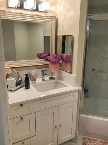 700 S Crestwood Ct Court S 708, Royal Palm Beach, FL 33411