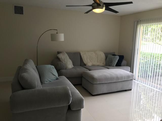 700 S Crestwood Ct Court S 708, Royal Palm Beach, FL 33411