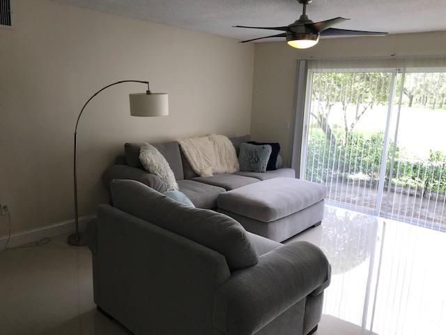 700 S Crestwood Ct Court S 708, Royal Palm Beach, FL 33411