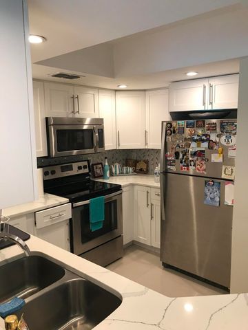 700 S Crestwood Ct Court S 708, Royal Palm Beach, FL 33411