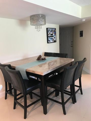 700 S Crestwood Ct Court S 708, Royal Palm Beach, FL 33411