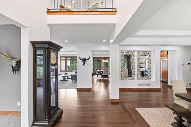 10053 Trails End Road, Chanhassen, MN 55317