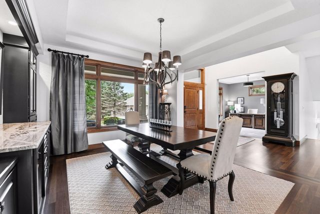 10053 Trails End Road, Chanhassen, MN 55317