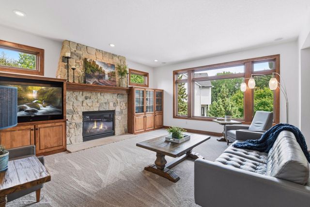 10053 Trails End Road, Chanhassen, MN 55317