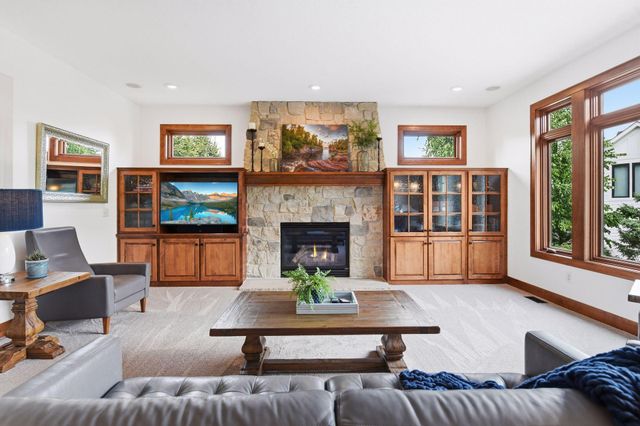 10053 Trails End Road, Chanhassen, MN 55317
