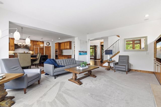 10053 Trails End Road, Chanhassen, MN 55317