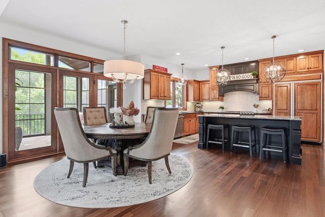 10053 Trails End Road, Chanhassen, MN 55317