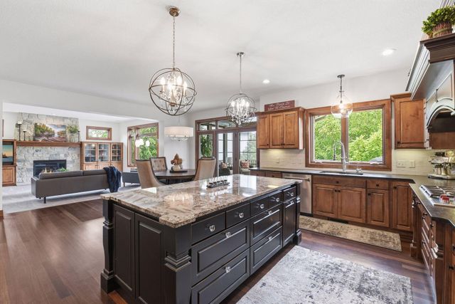 10053 Trails End Road, Chanhassen, MN 55317