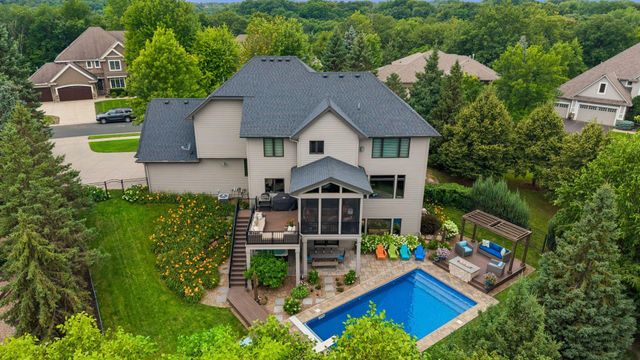 10053 Trails End Road, Chanhassen, MN 55317