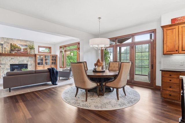 10053 Trails End Road, Chanhassen, MN 55317