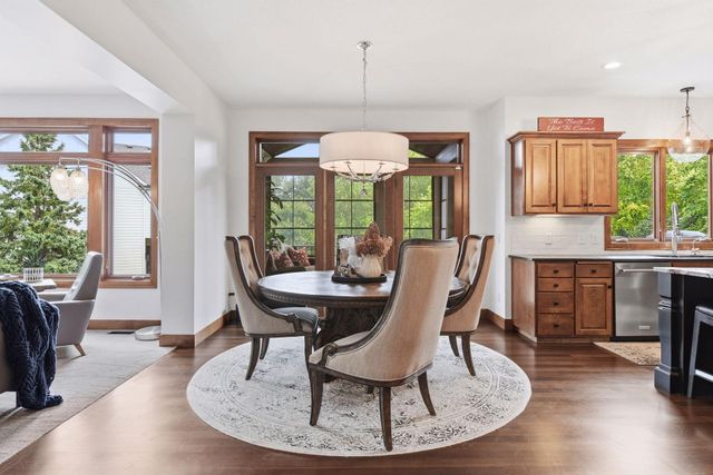 10053 Trails End Road, Chanhassen, MN 55317