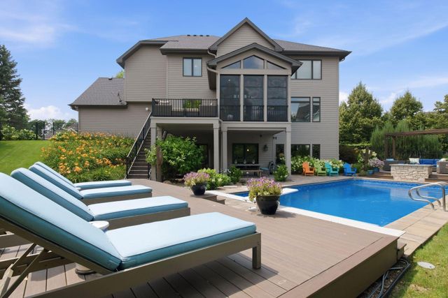 10053 Trails End Road, Chanhassen, MN 55317