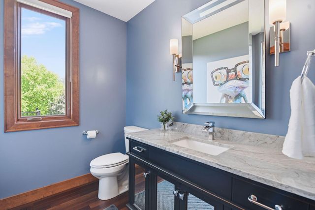 10053 Trails End Road, Chanhassen, MN 55317