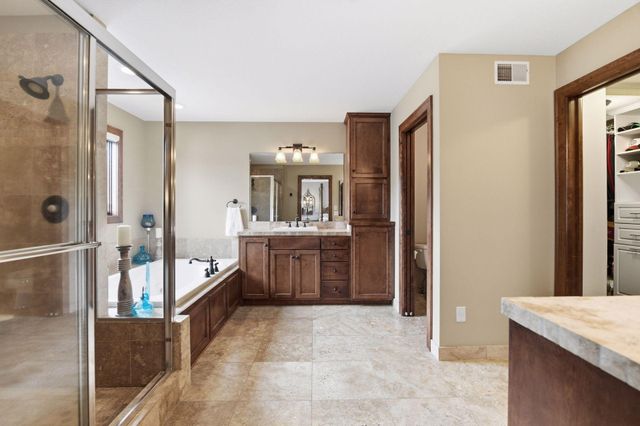 10053 Trails End Road, Chanhassen, MN 55317